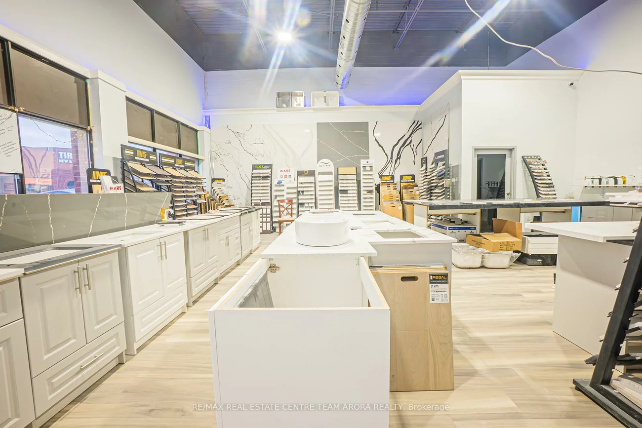 2084, Steeles, Southgate, Brampton