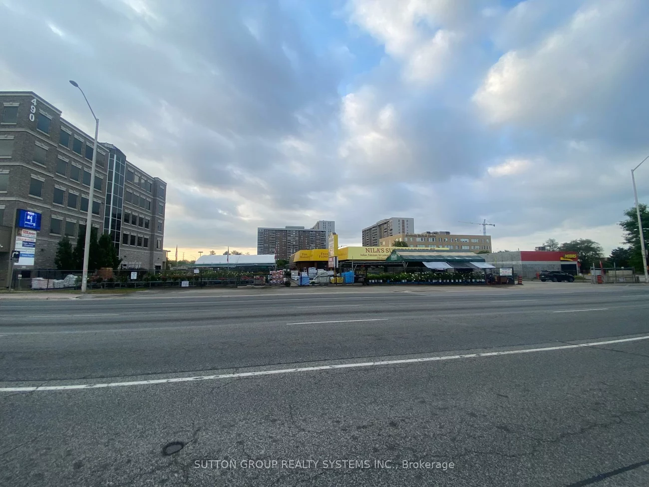 1729, Queen, Queen Street Corridor, Brampton