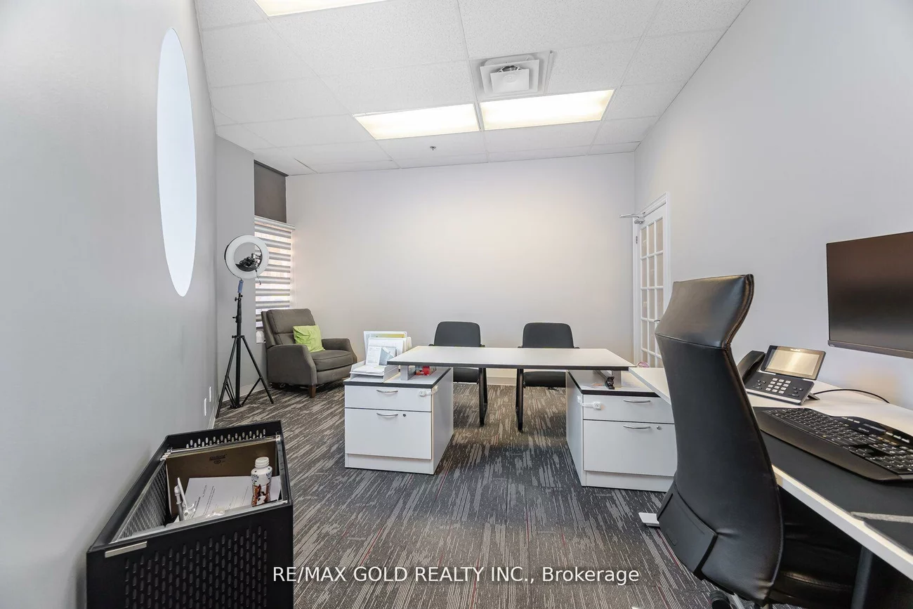 2074, Steeles, Southgate, Brampton