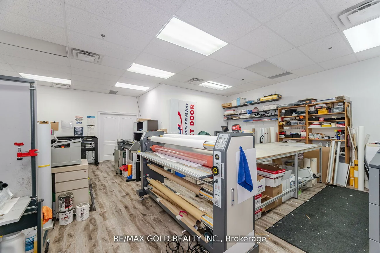 2074, Steeles, Southgate, Brampton
