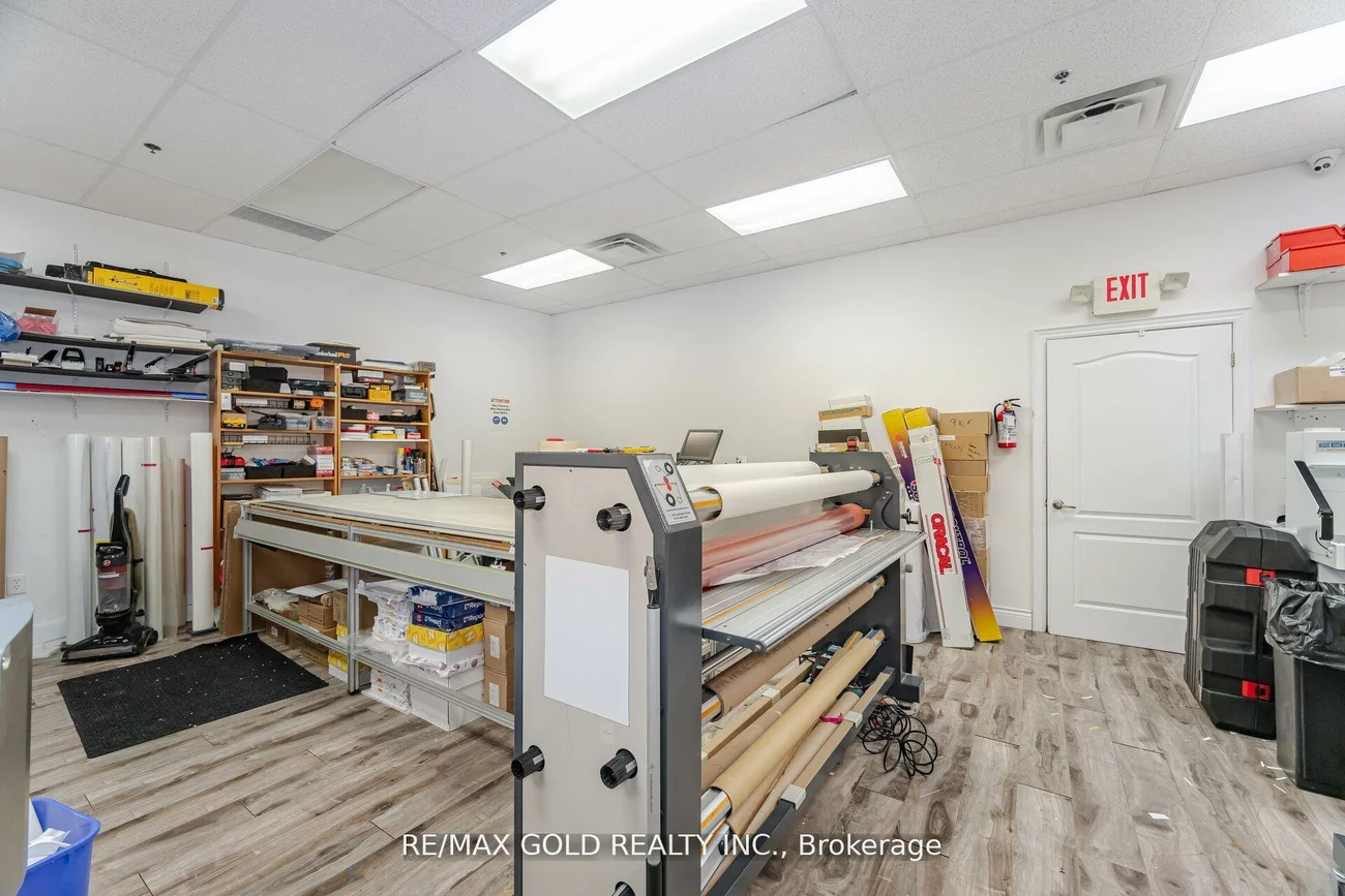 2074, Steeles, Southgate, Brampton