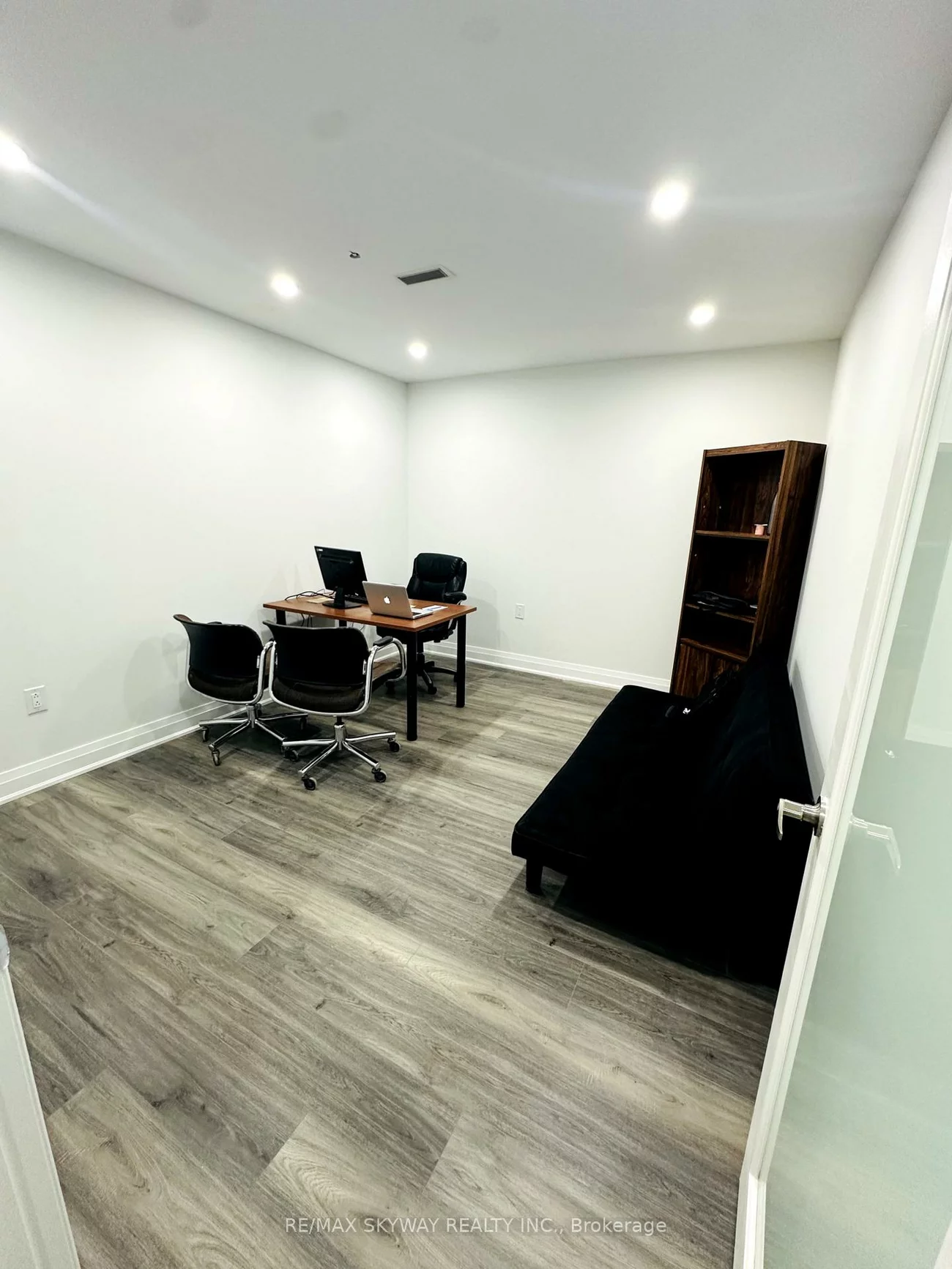 2565, Steeles, Steeles Industrial, Brampton