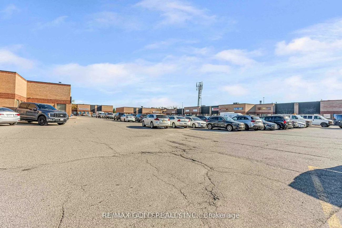 173, Advance, Steeles Industrial, Brampton