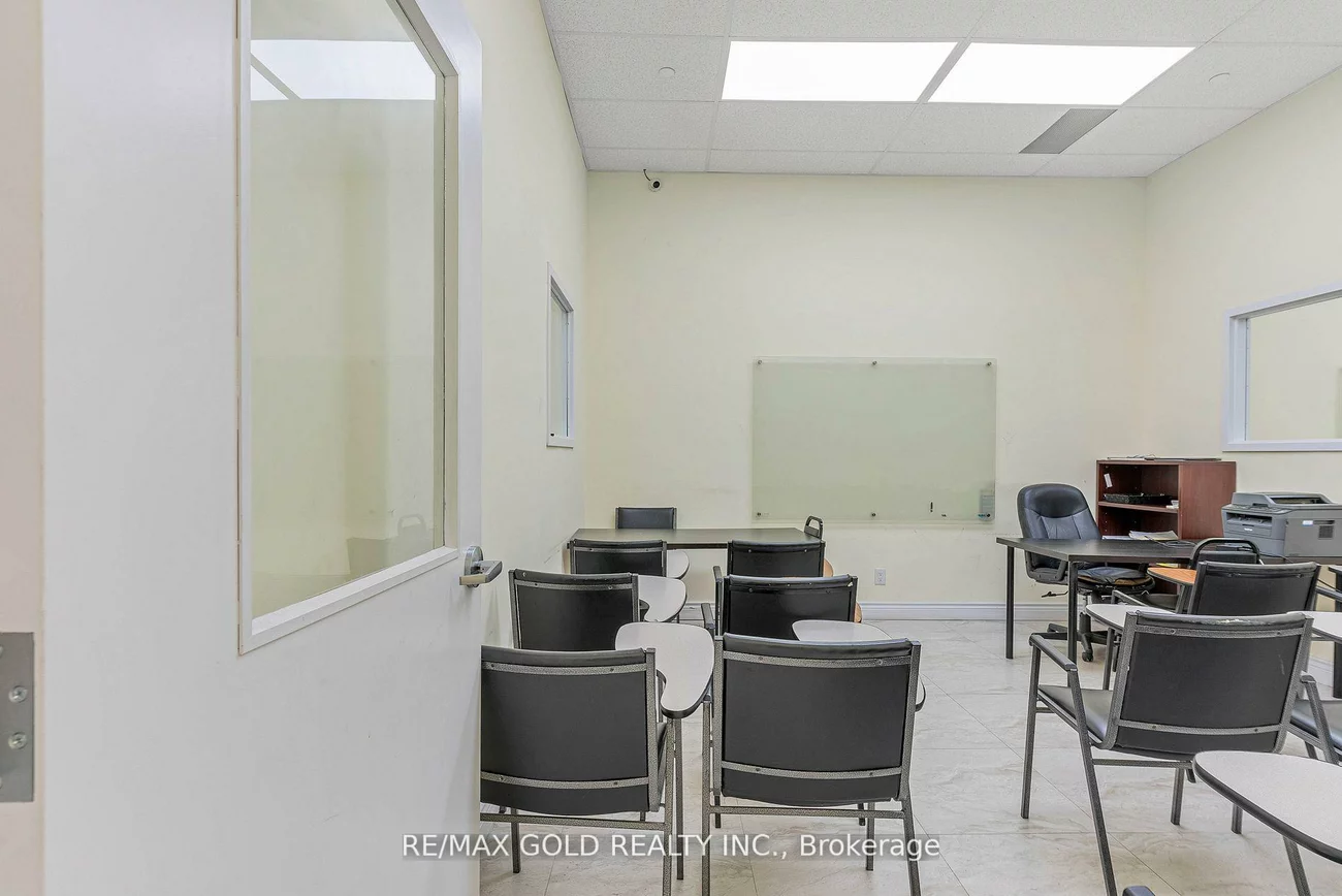 2710, North Park, Bramalea North Industrial, Brampton