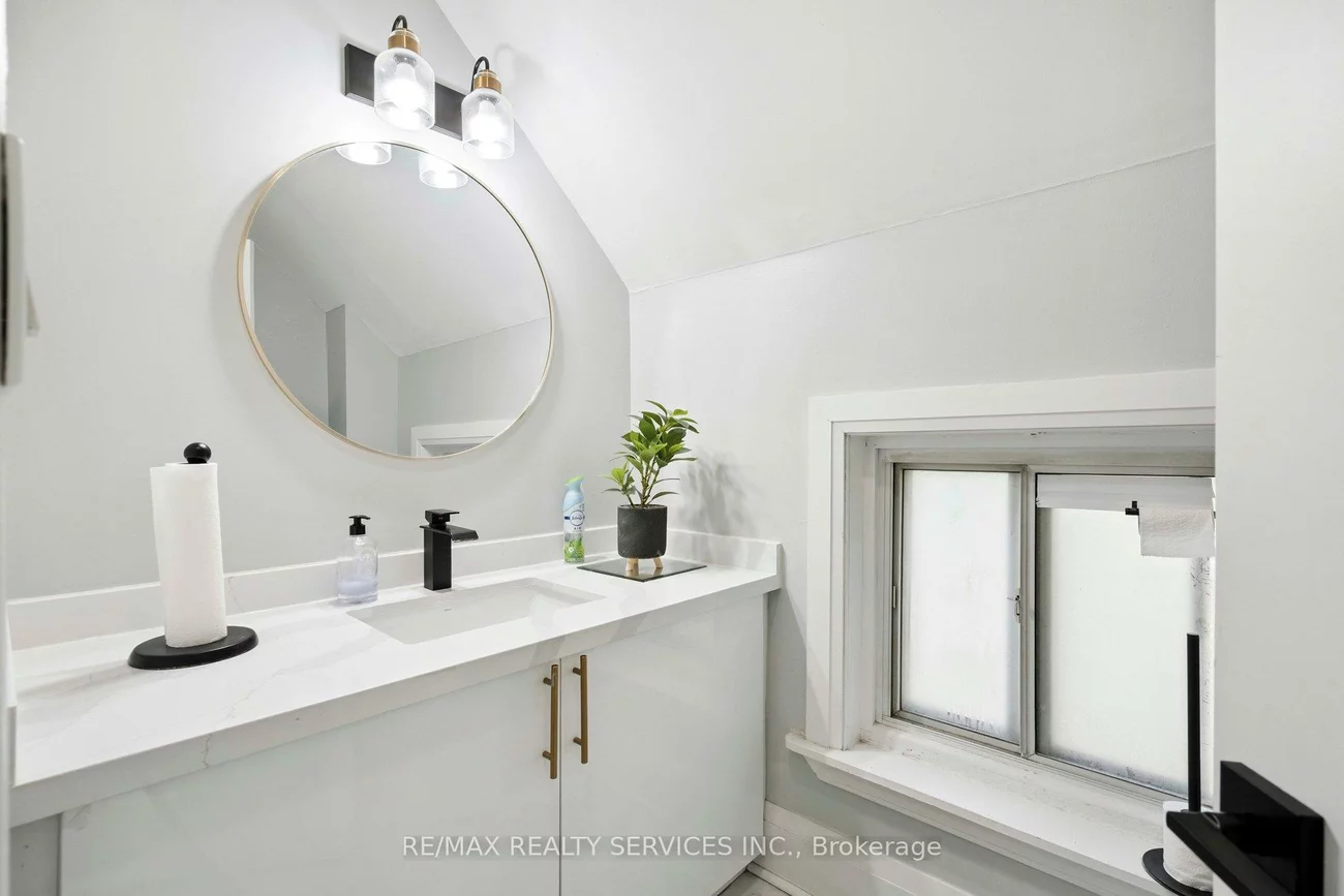 127, Queen, Downtown Brampton, Brampton