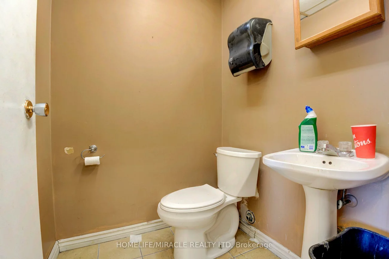175, Advance, Steeles Industrial, Brampton