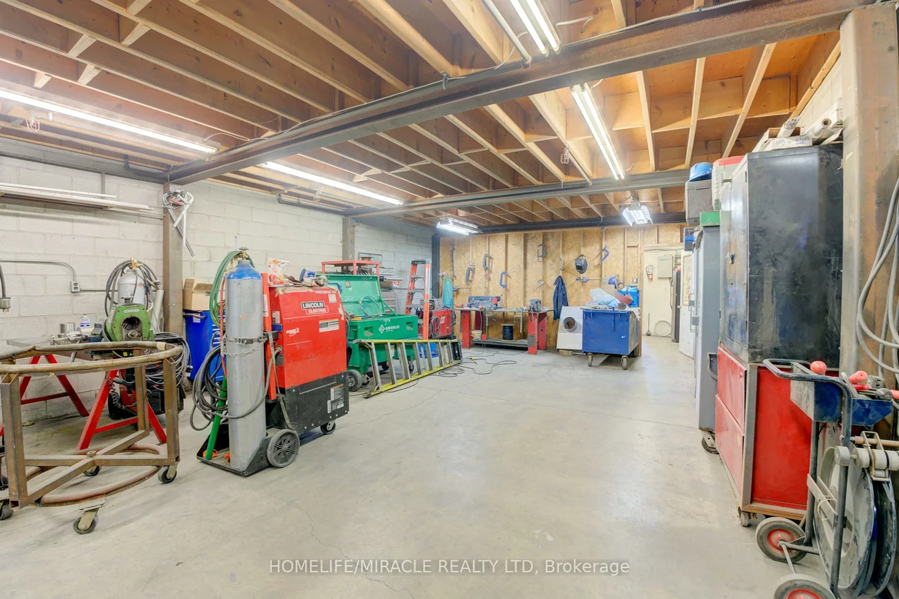 175, Advance, Steeles Industrial, Brampton
