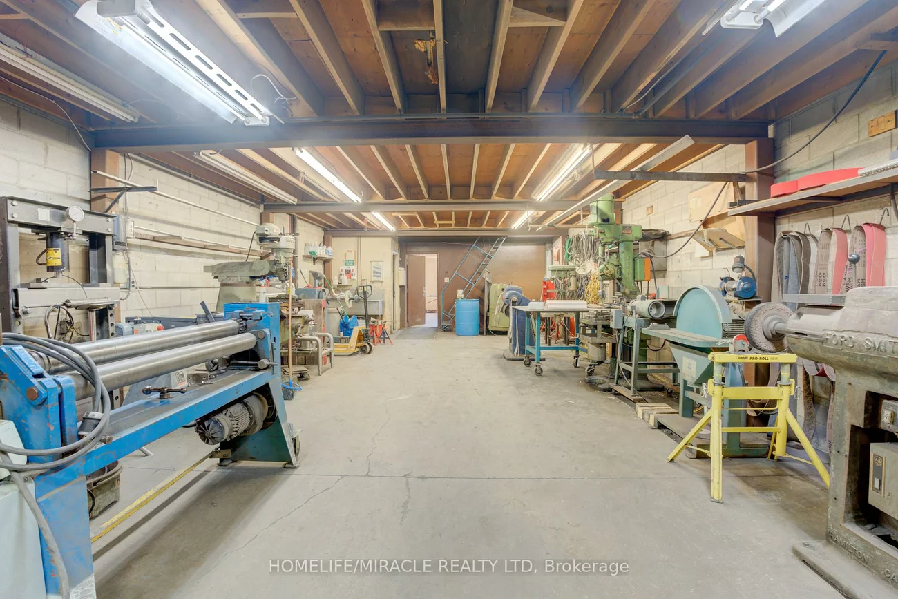 175, Advance, Steeles Industrial, Brampton