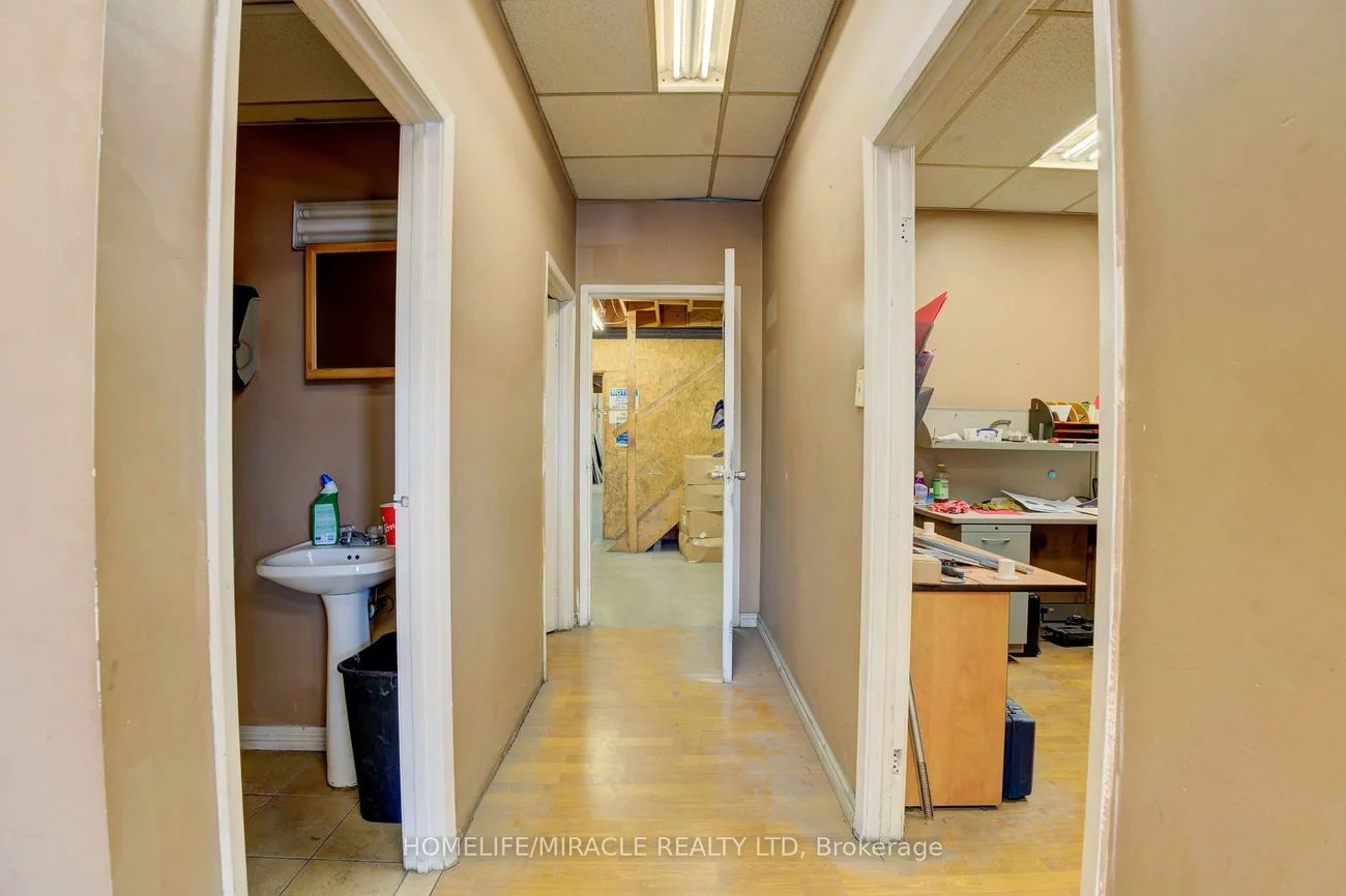 175, Advance, Steeles Industrial, Brampton