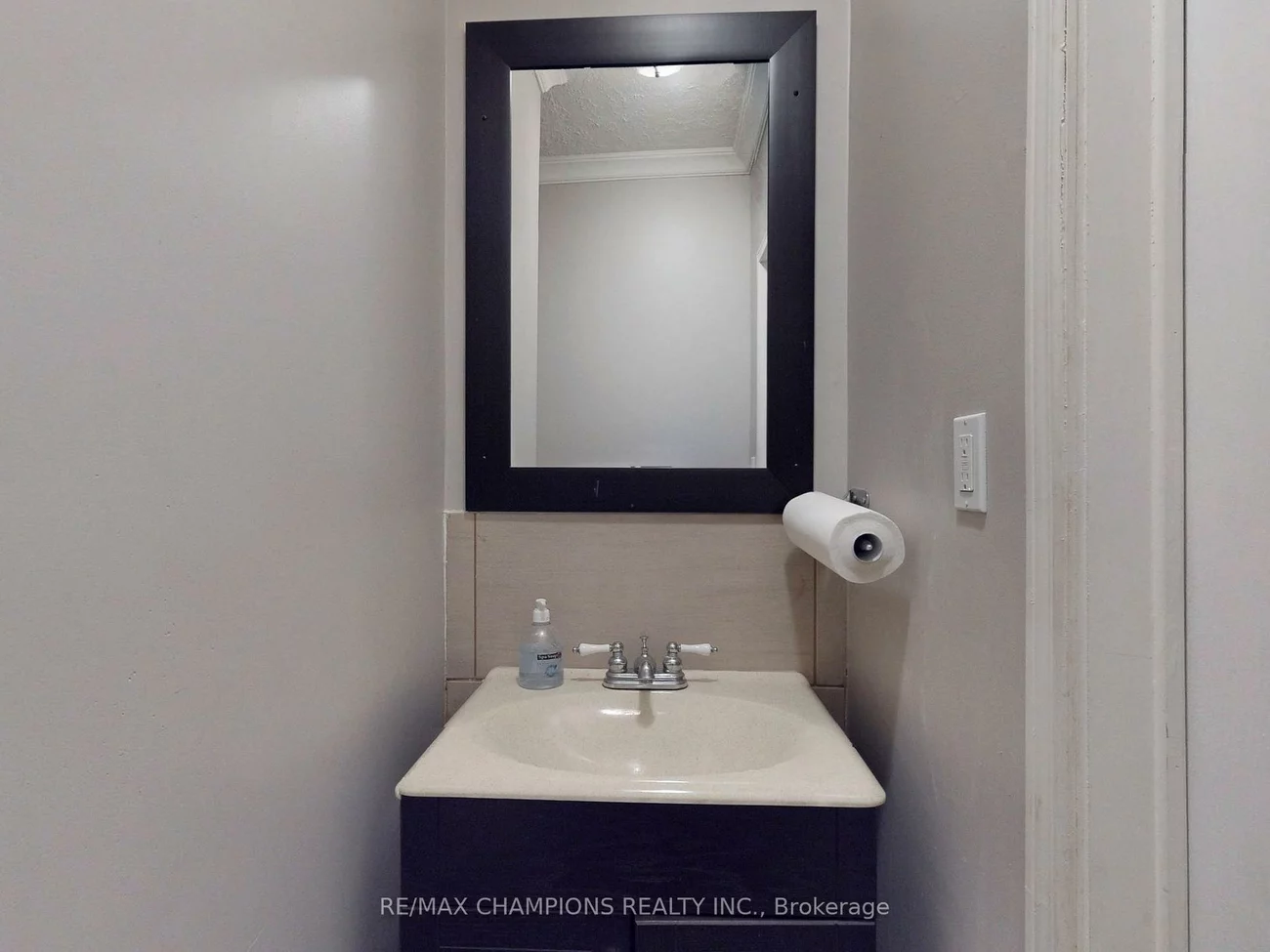 219, Queen, Downtown Brampton, Brampton