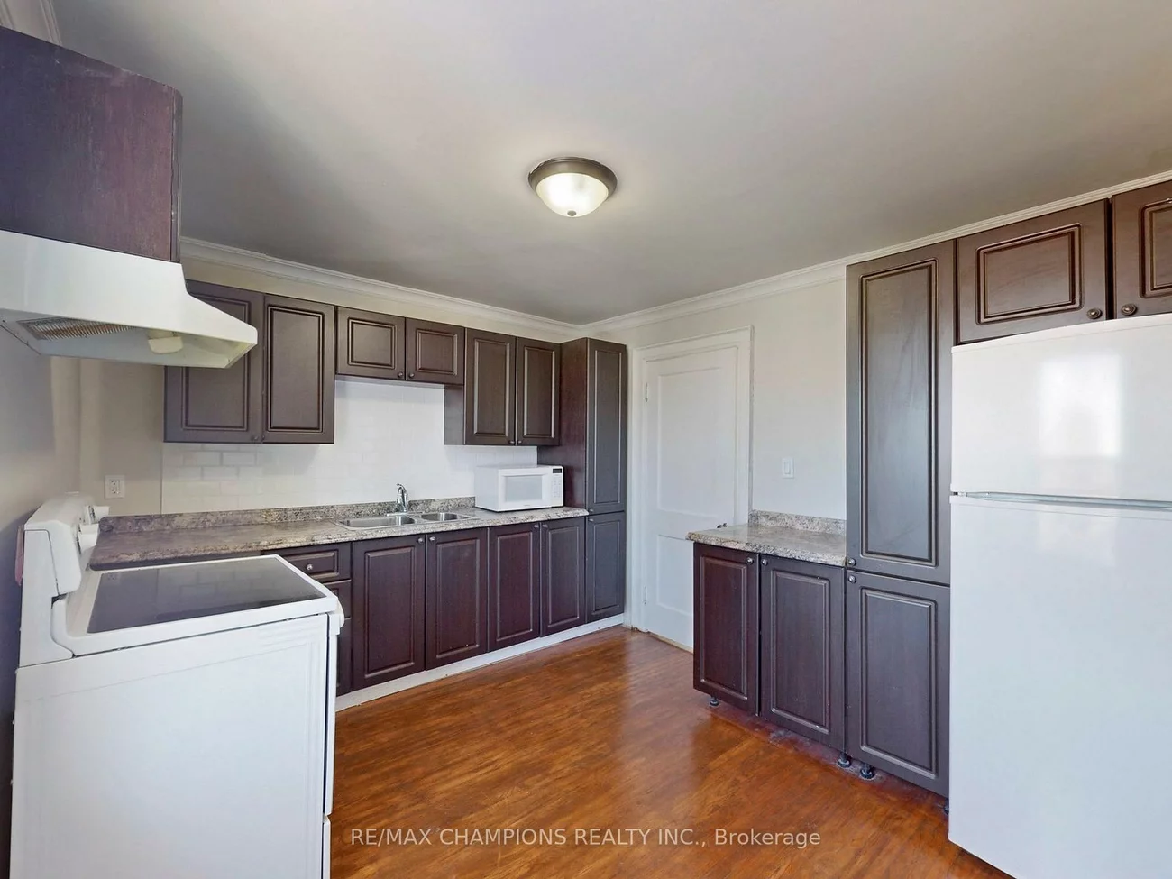 219, Queen, Downtown Brampton, Brampton