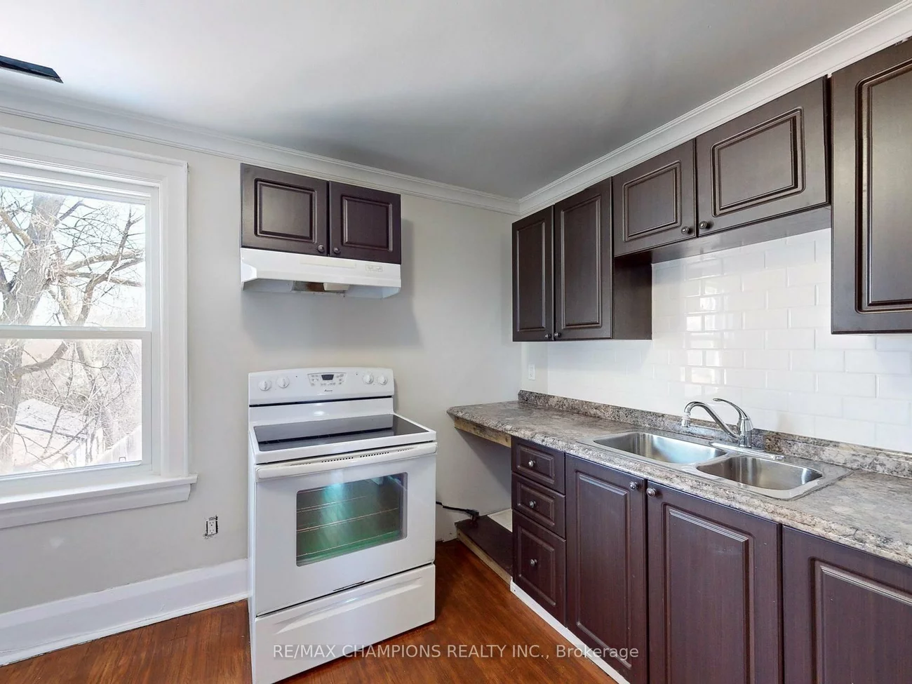 219, Queen, Downtown Brampton, Brampton