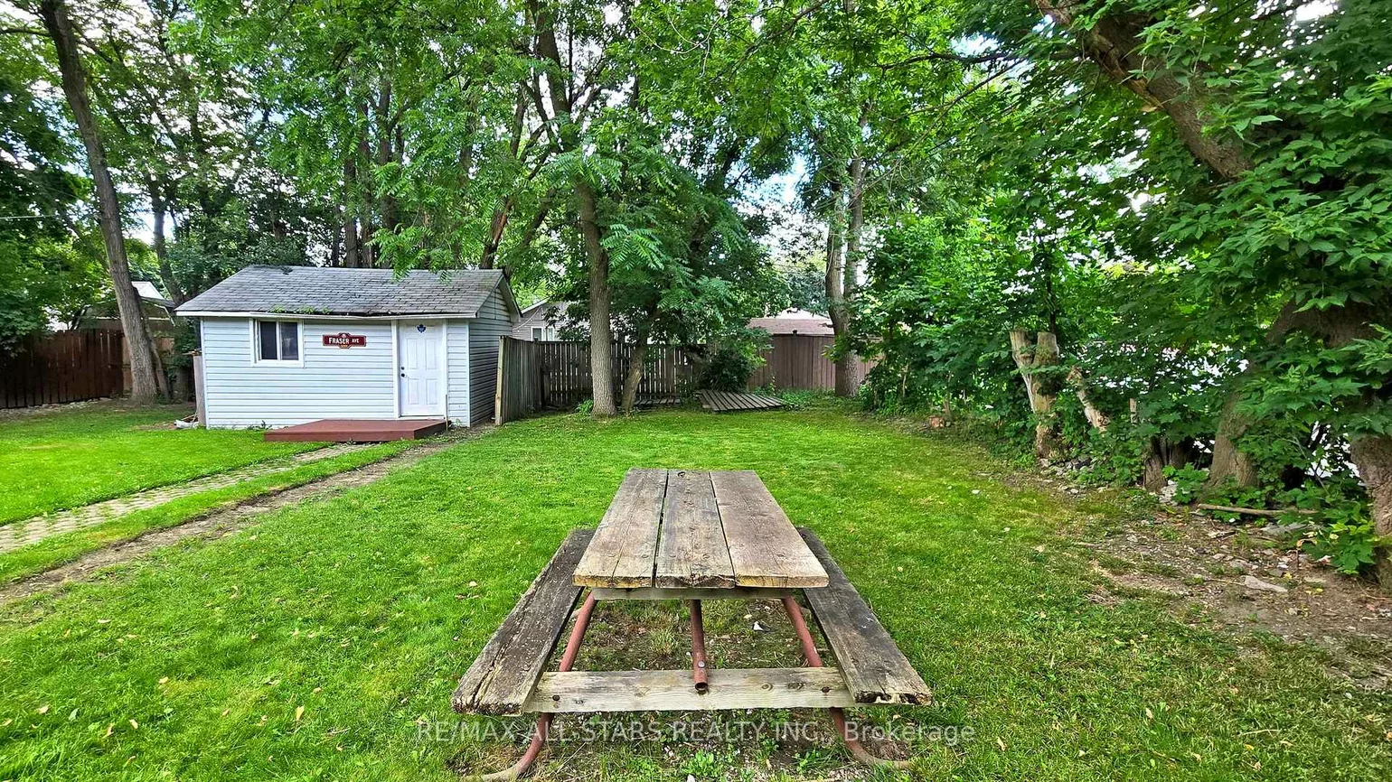 88, Elliott, Downtown Brampton, Brampton