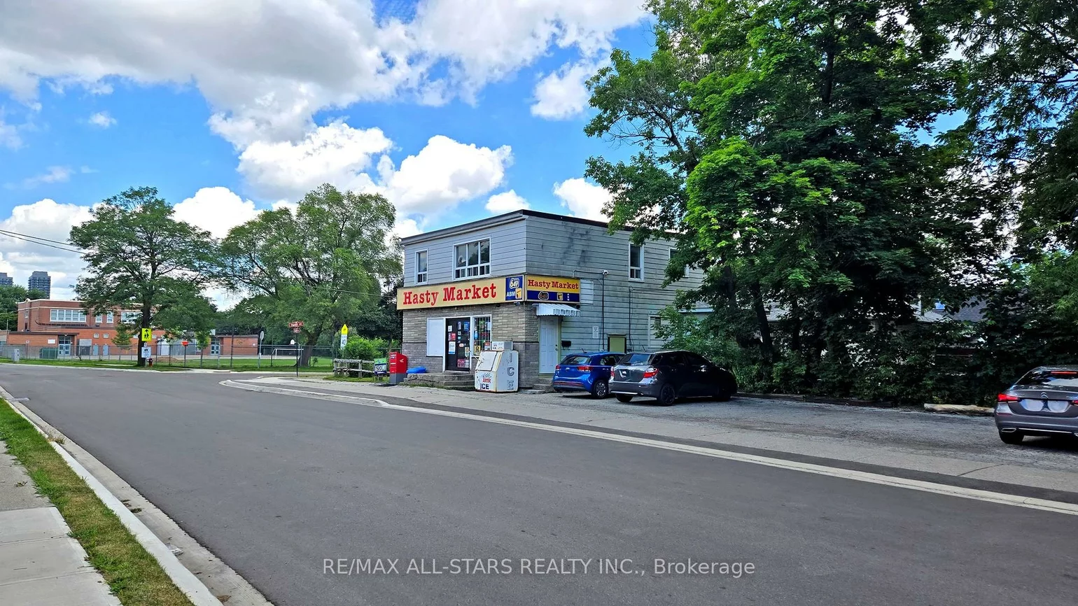 88, Elliott, Downtown Brampton, Brampton