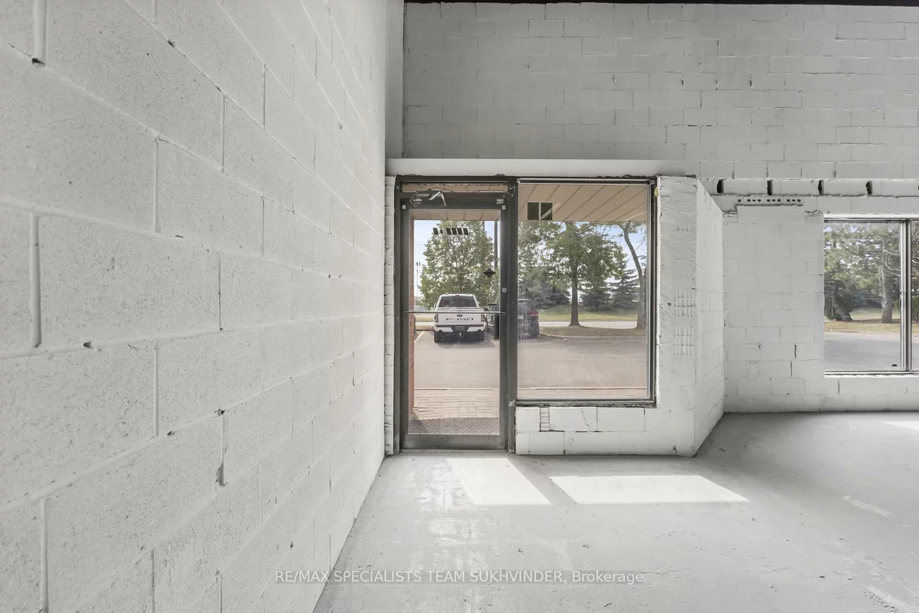 38, Automatic, Gore Industrial North, Brampton