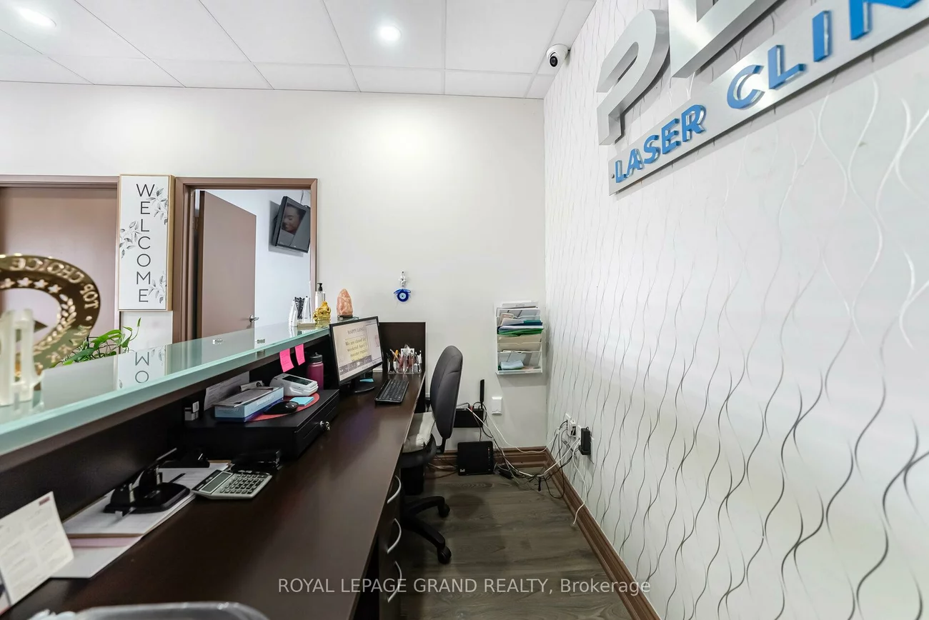 30, Melanie, Steeles Industrial, Brampton