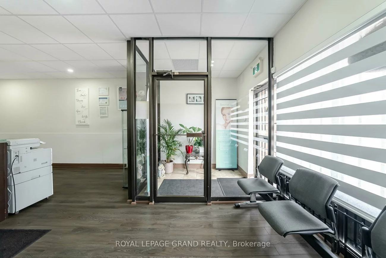 30, Melanie, Steeles Industrial, Brampton