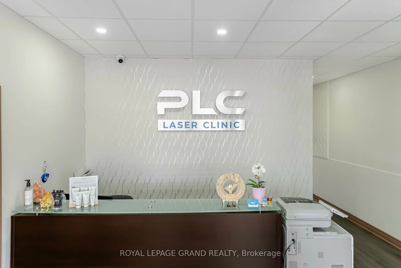 30, Melanie, Steeles Industrial, Brampton