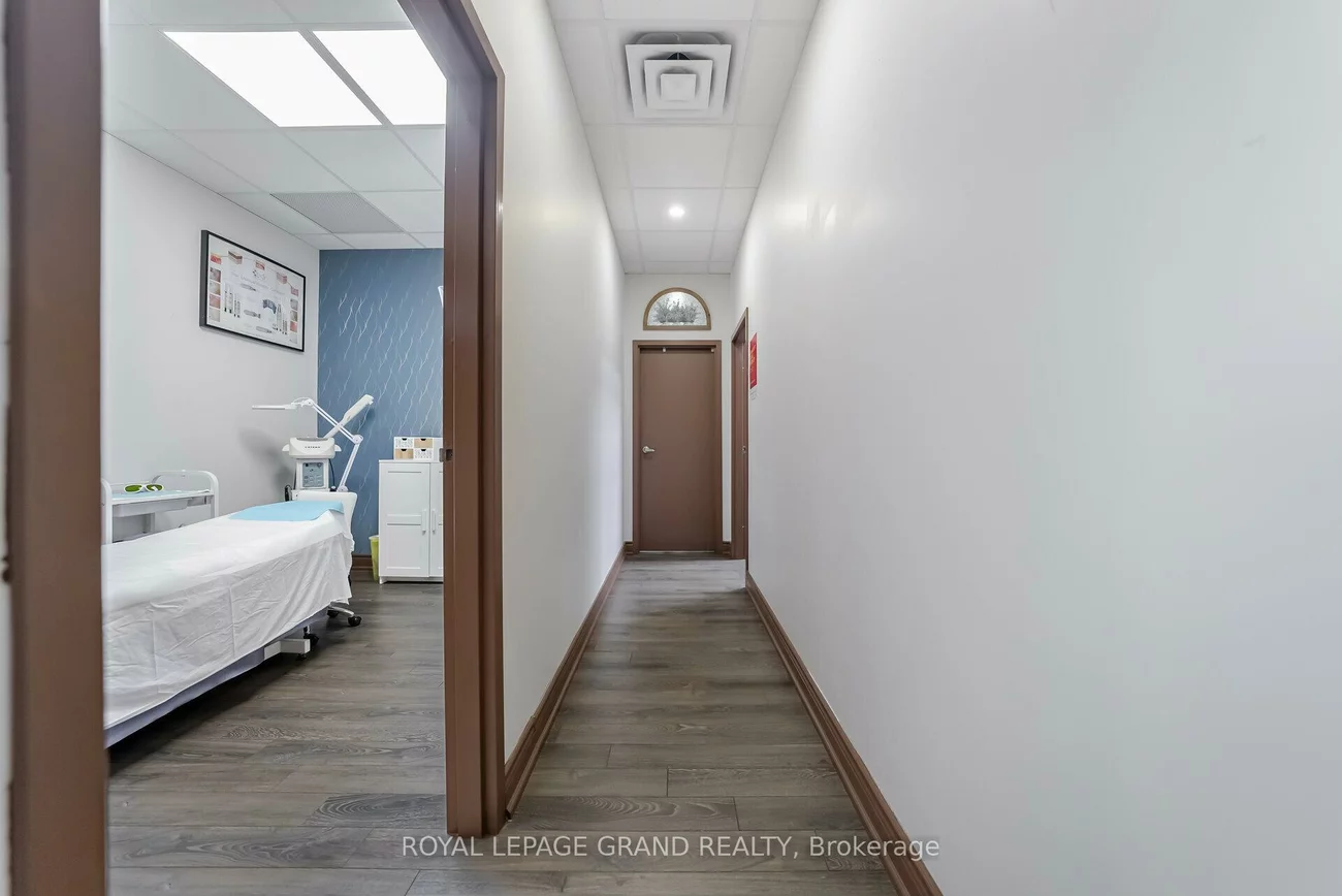 30, Melanie, Steeles Industrial, Brampton