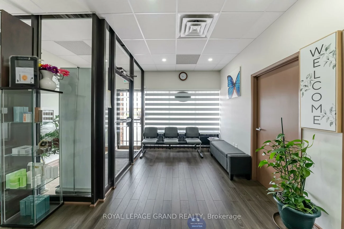 30, Melanie, Steeles Industrial, Brampton