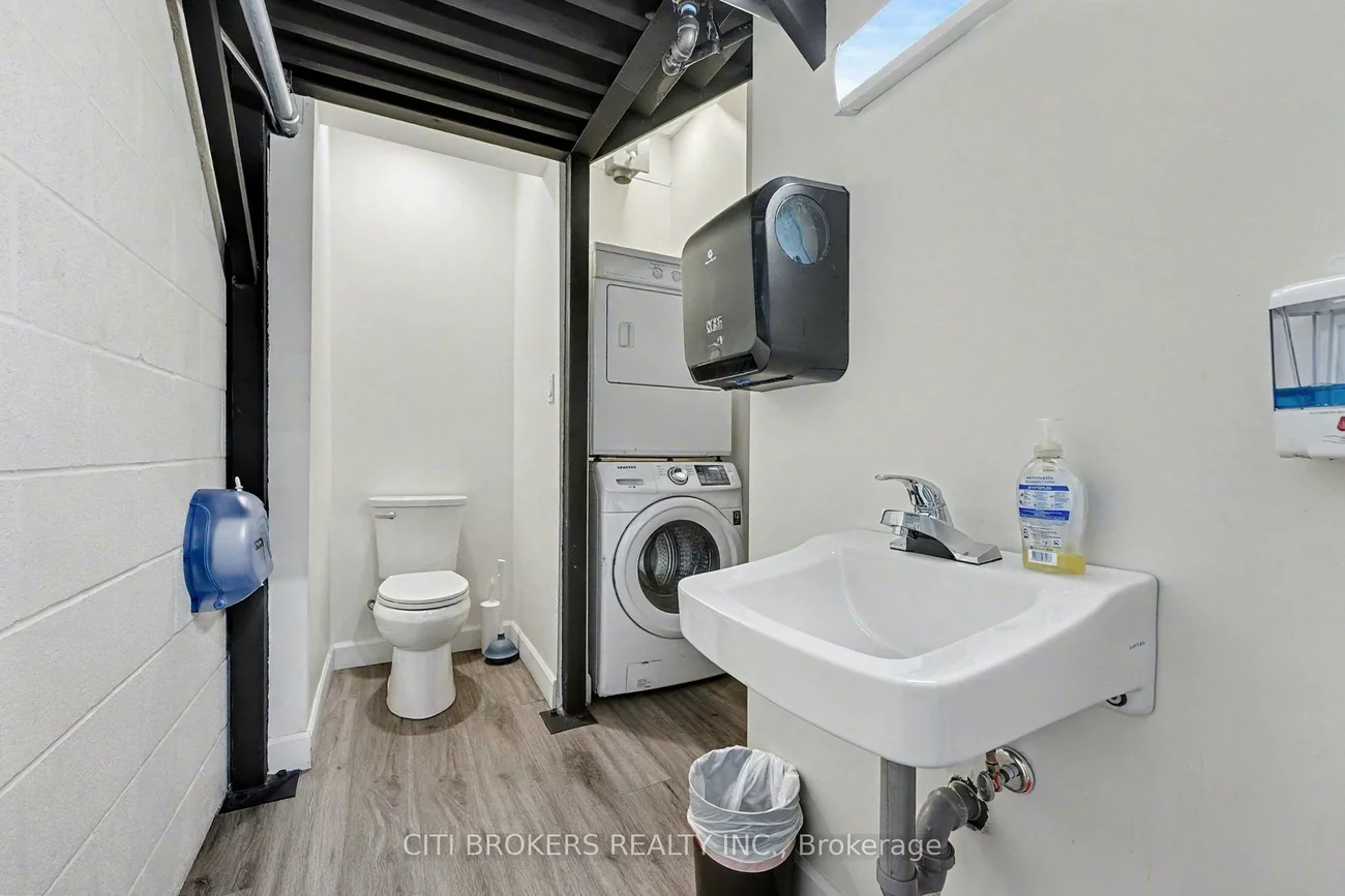 20, Lightbeam, Bram West, Brampton