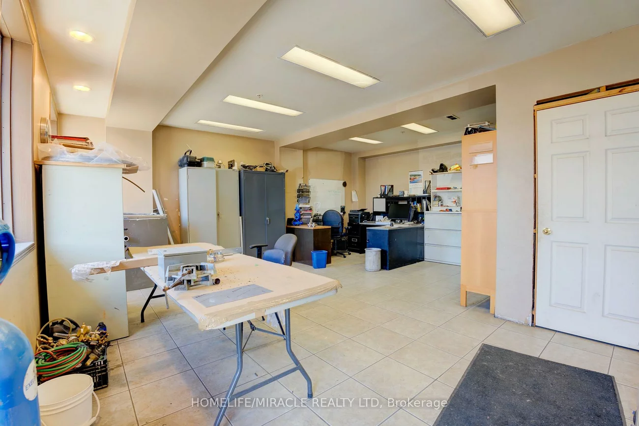 175, Advance, Steeles Industrial, Brampton