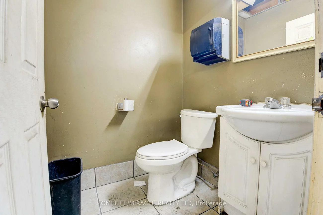 175, Advance, Steeles Industrial, Brampton