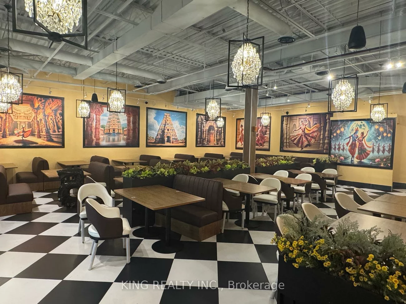 2, County Crt, Brampton South, Brampton