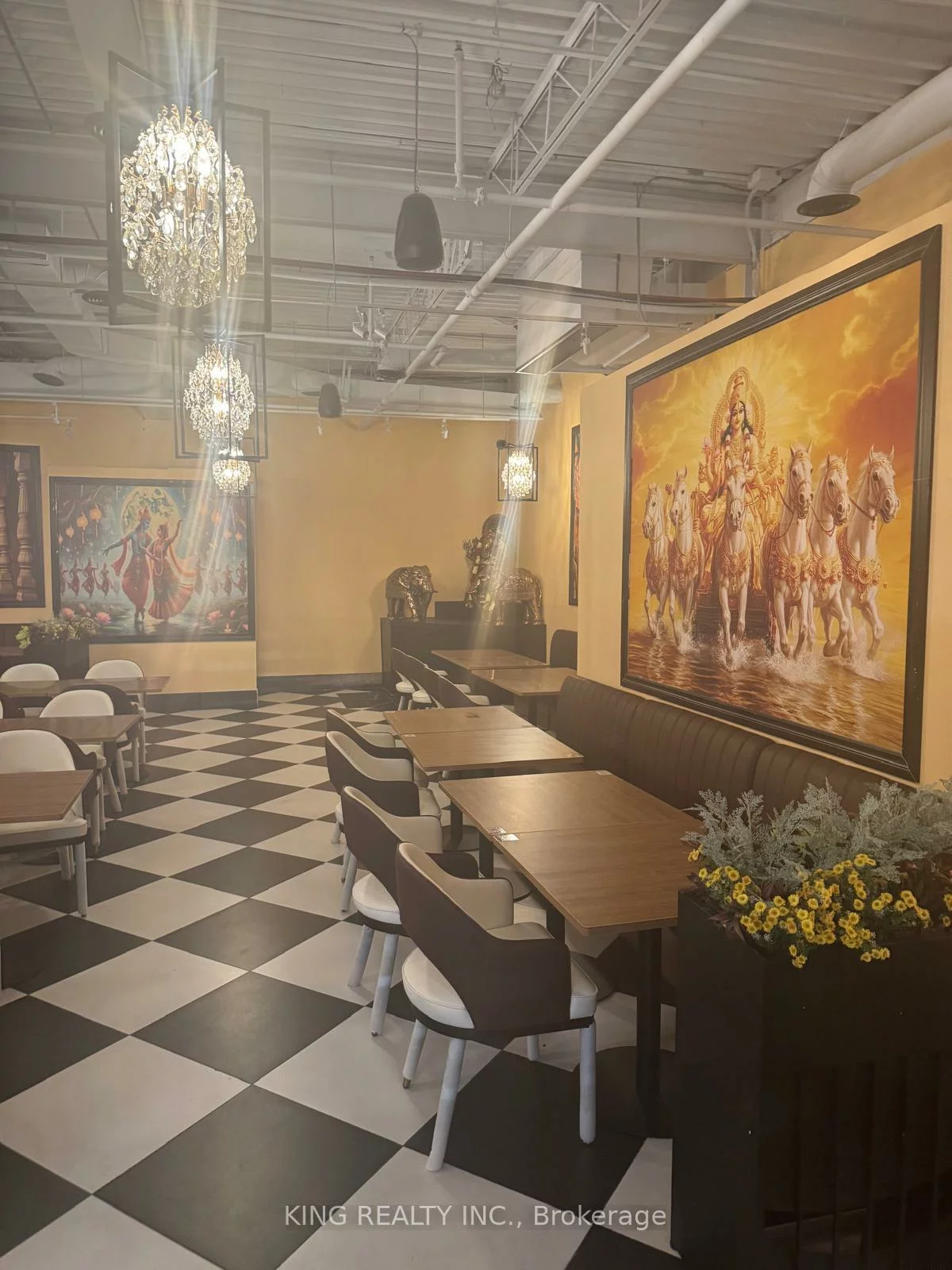 2, County Crt, Brampton South, Brampton