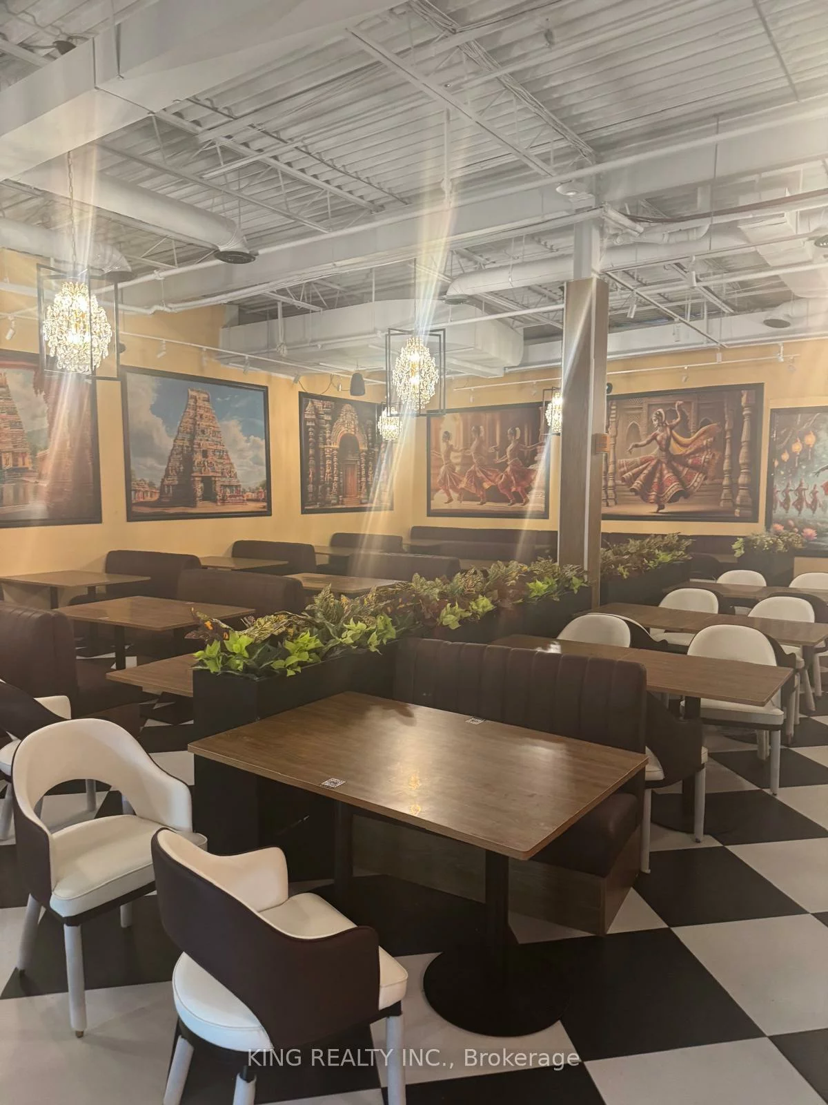 2, County Crt, Brampton South, Brampton