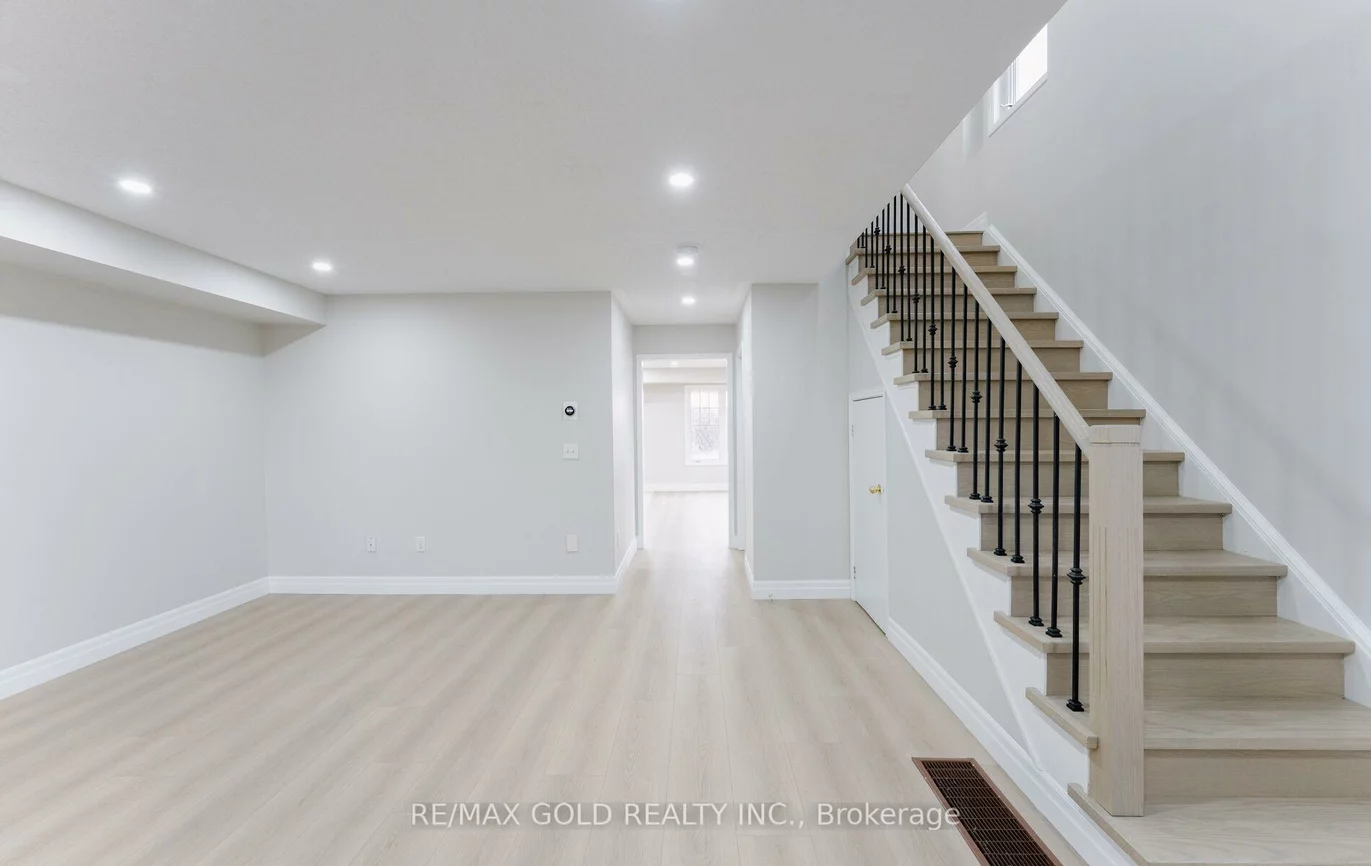 45, Seachart, Brampton East, Brampton