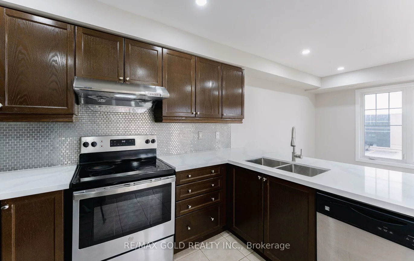 45, Seachart, Brampton East, Brampton