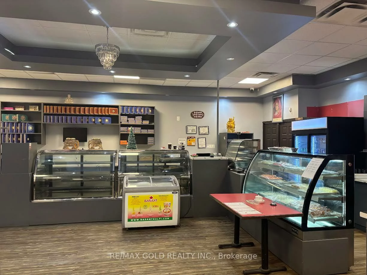 8, Strathearn, Steeles Industrial, Brampton