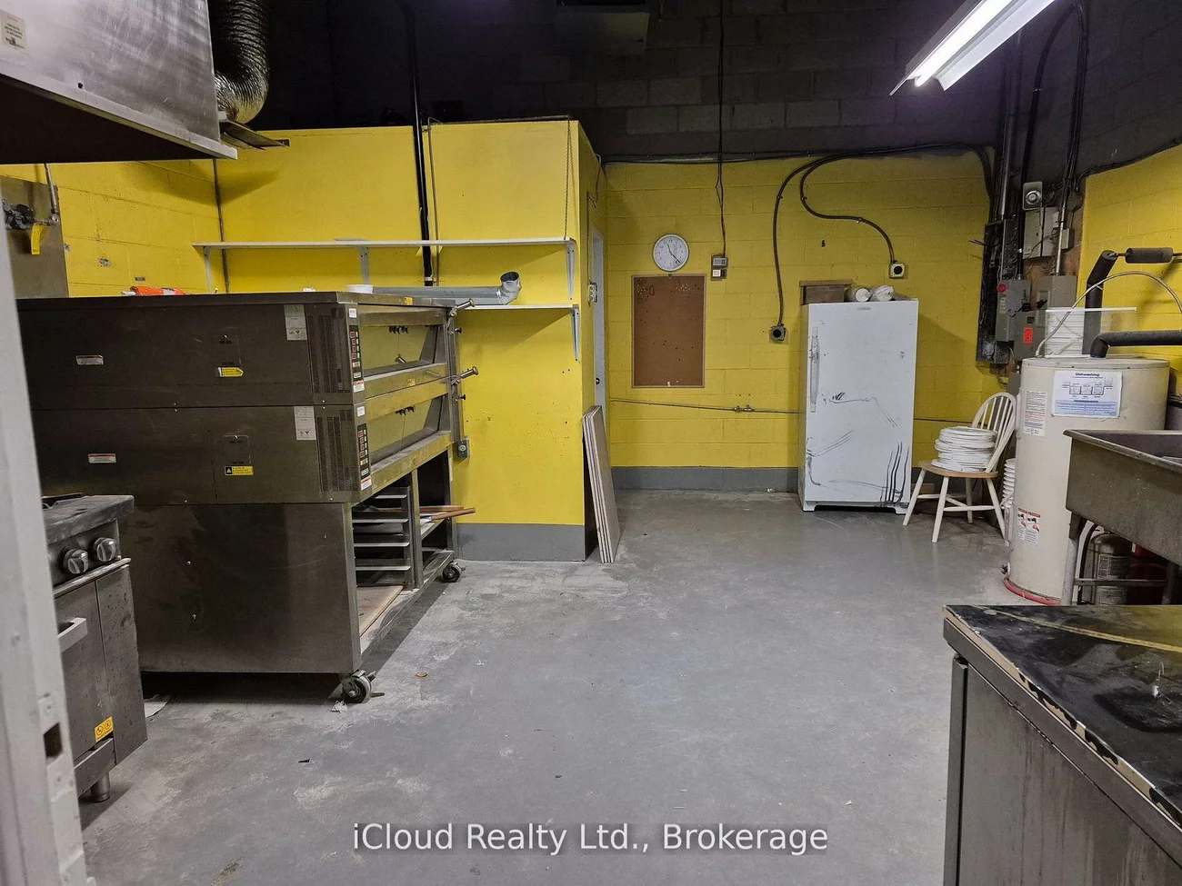 8, Strathearn, Steeles Industrial, Brampton