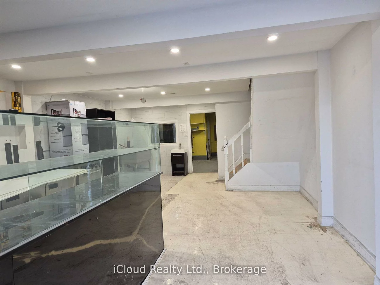 8, Strathearn, Steeles Industrial, Brampton