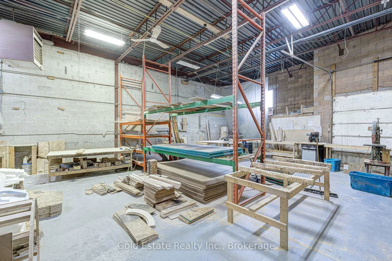 16, Strathearn, Steeles Industrial, Brampton