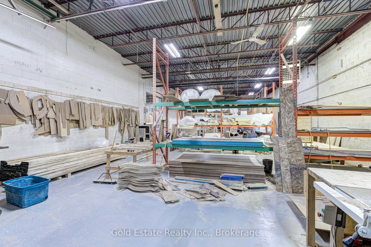 16, Strathearn, Steeles Industrial, Brampton