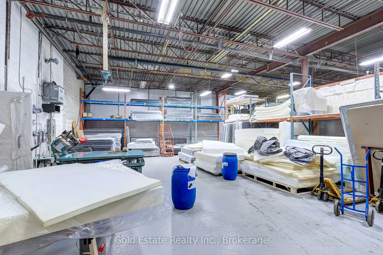 16, Strathearn, Steeles Industrial, Brampton