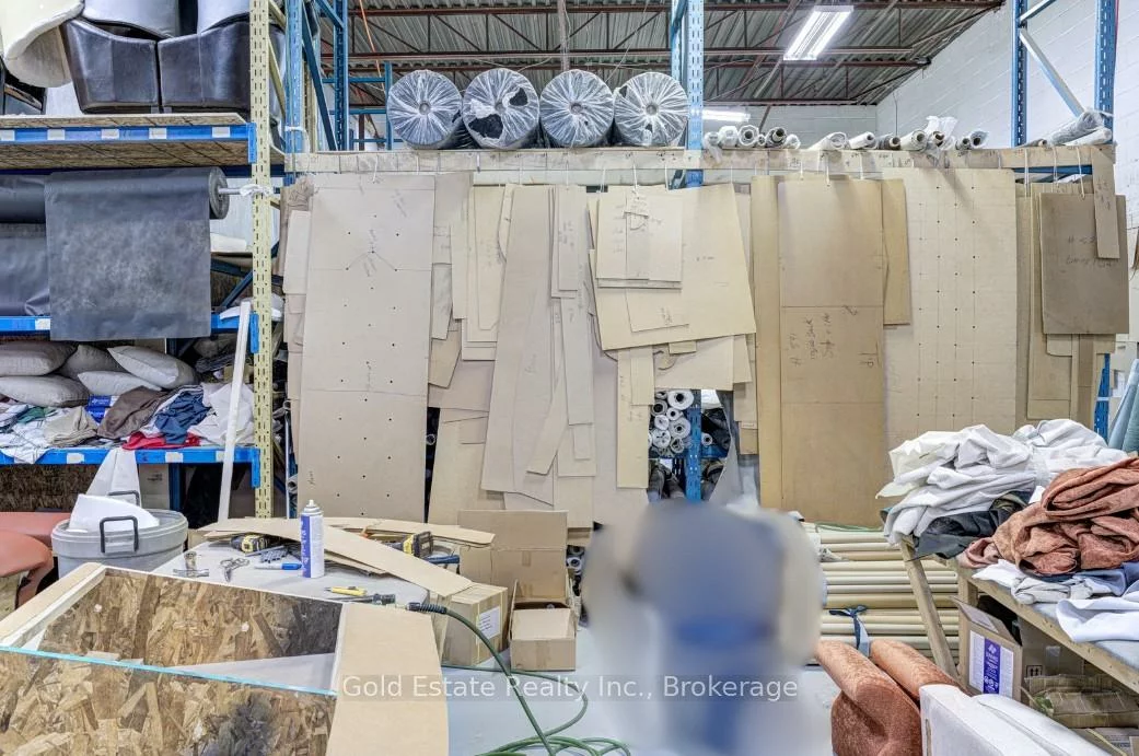 16, Strathearn, Steeles Industrial, Brampton