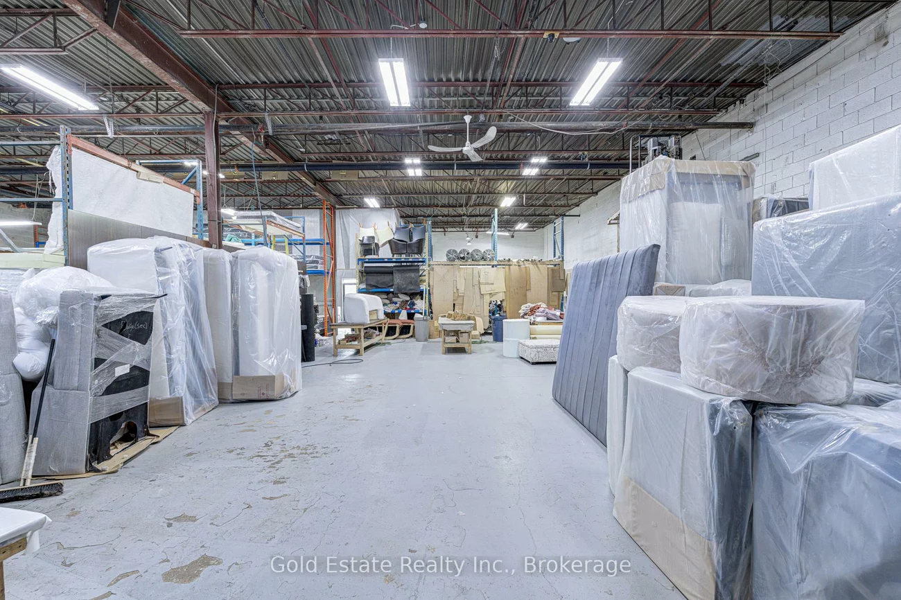 16, Strathearn, Steeles Industrial, Brampton