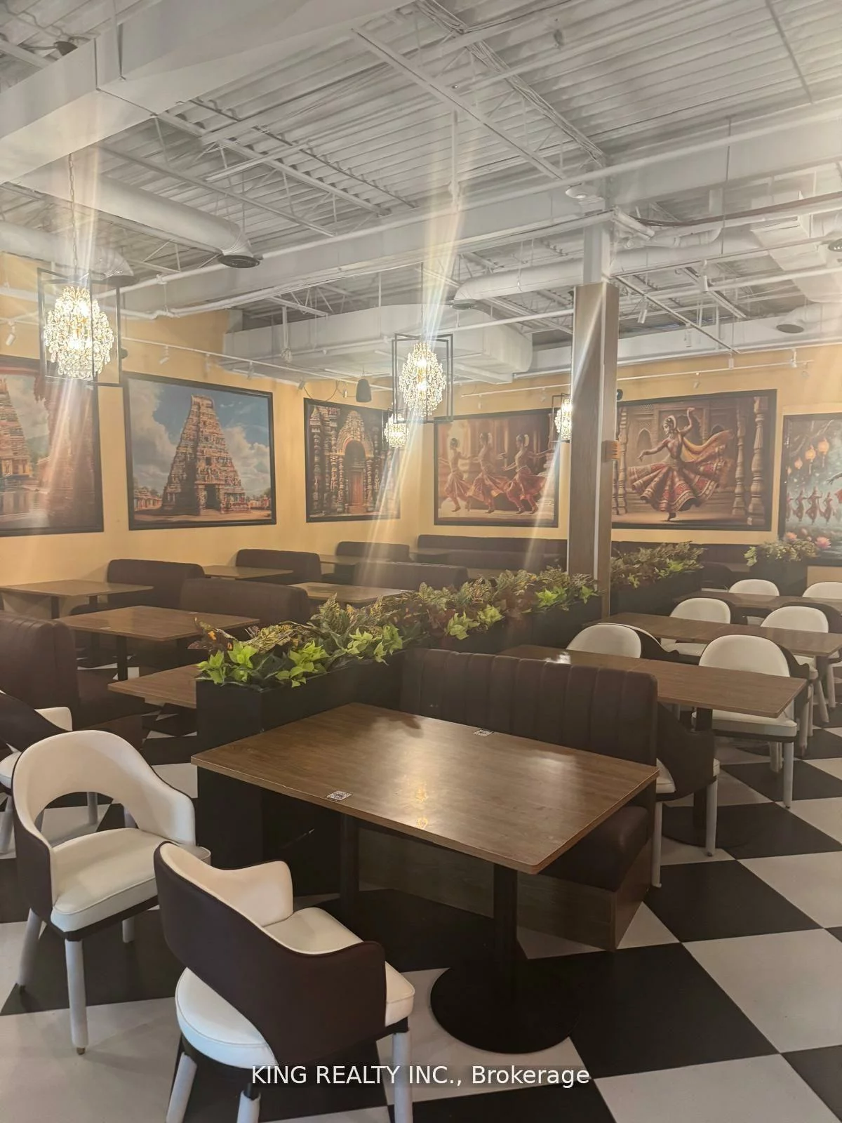 2, County Crt, Brampton South, Brampton