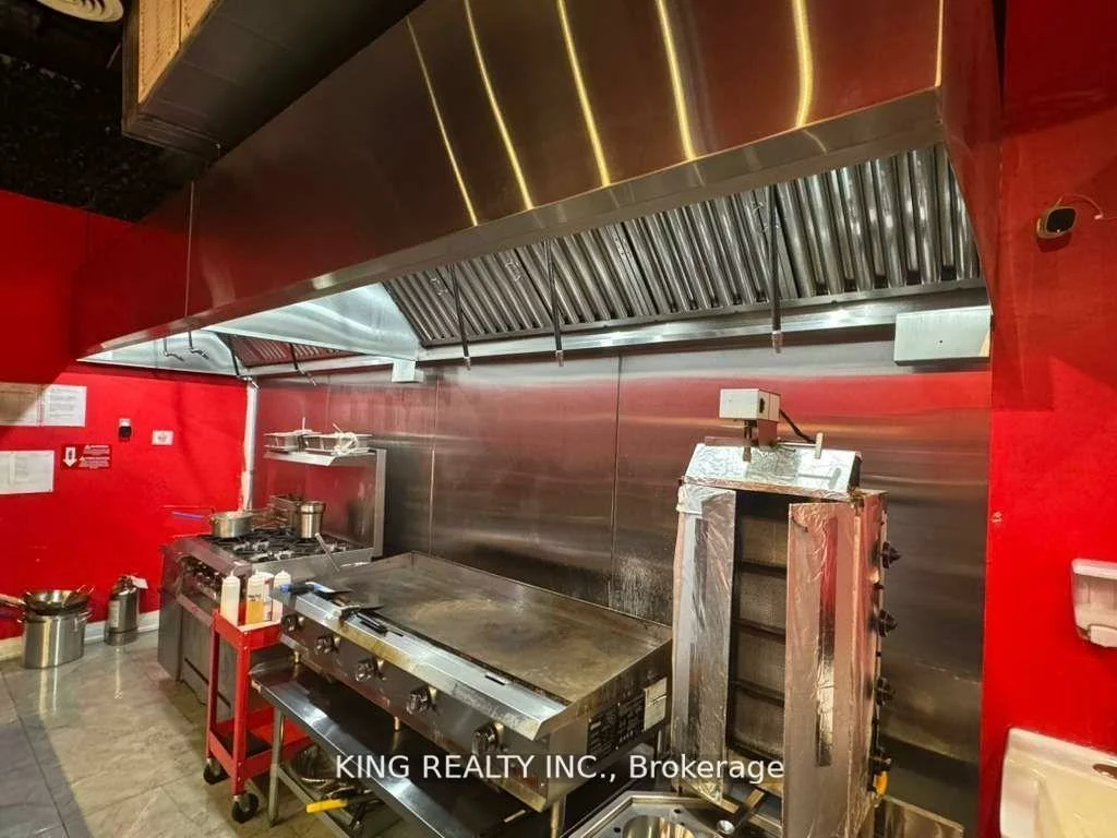 100, Maritime Ontario, Airport Road/ Highway 7 Business Centre, Brampton