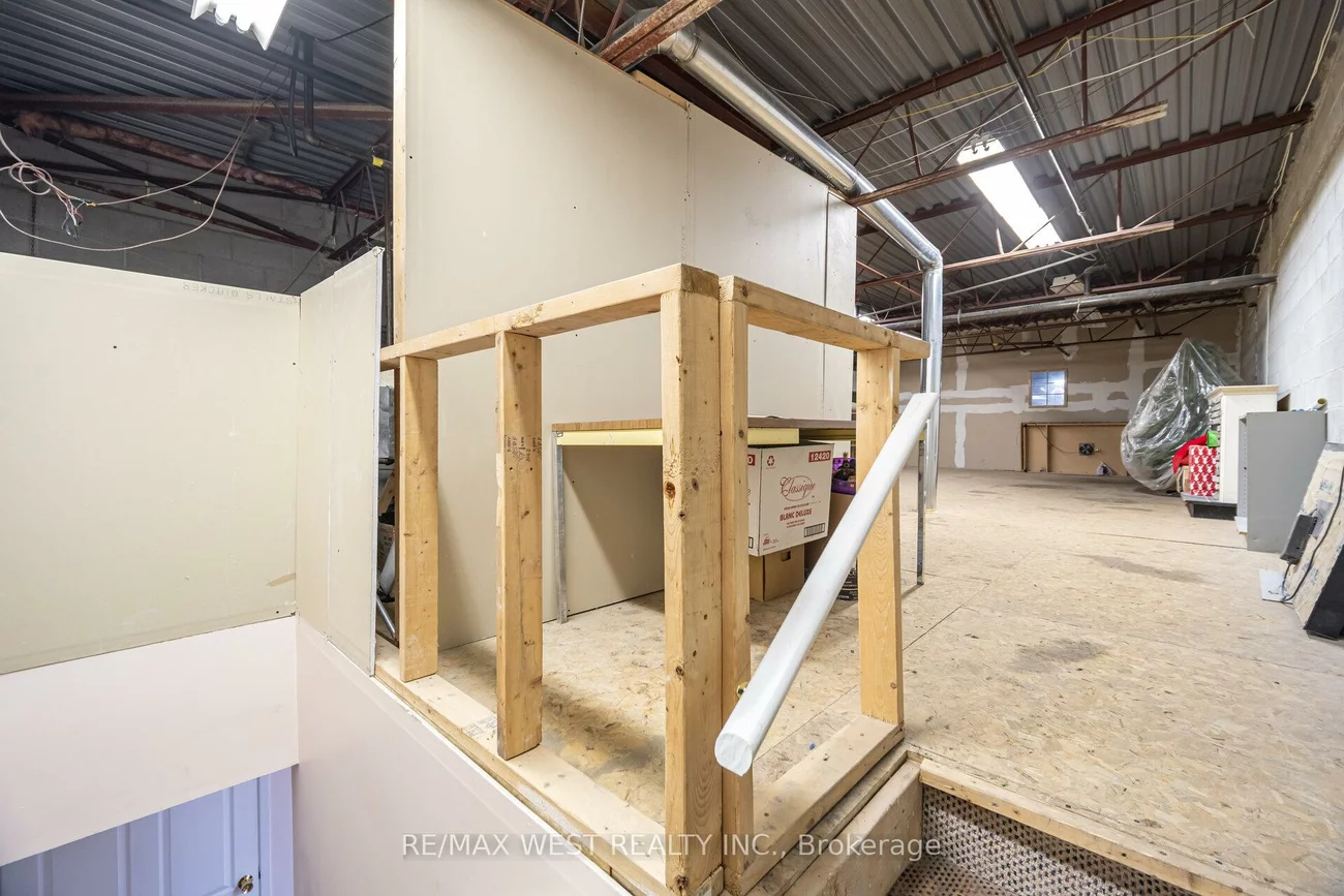 2565, Steeles, Steeles Industrial, Brampton