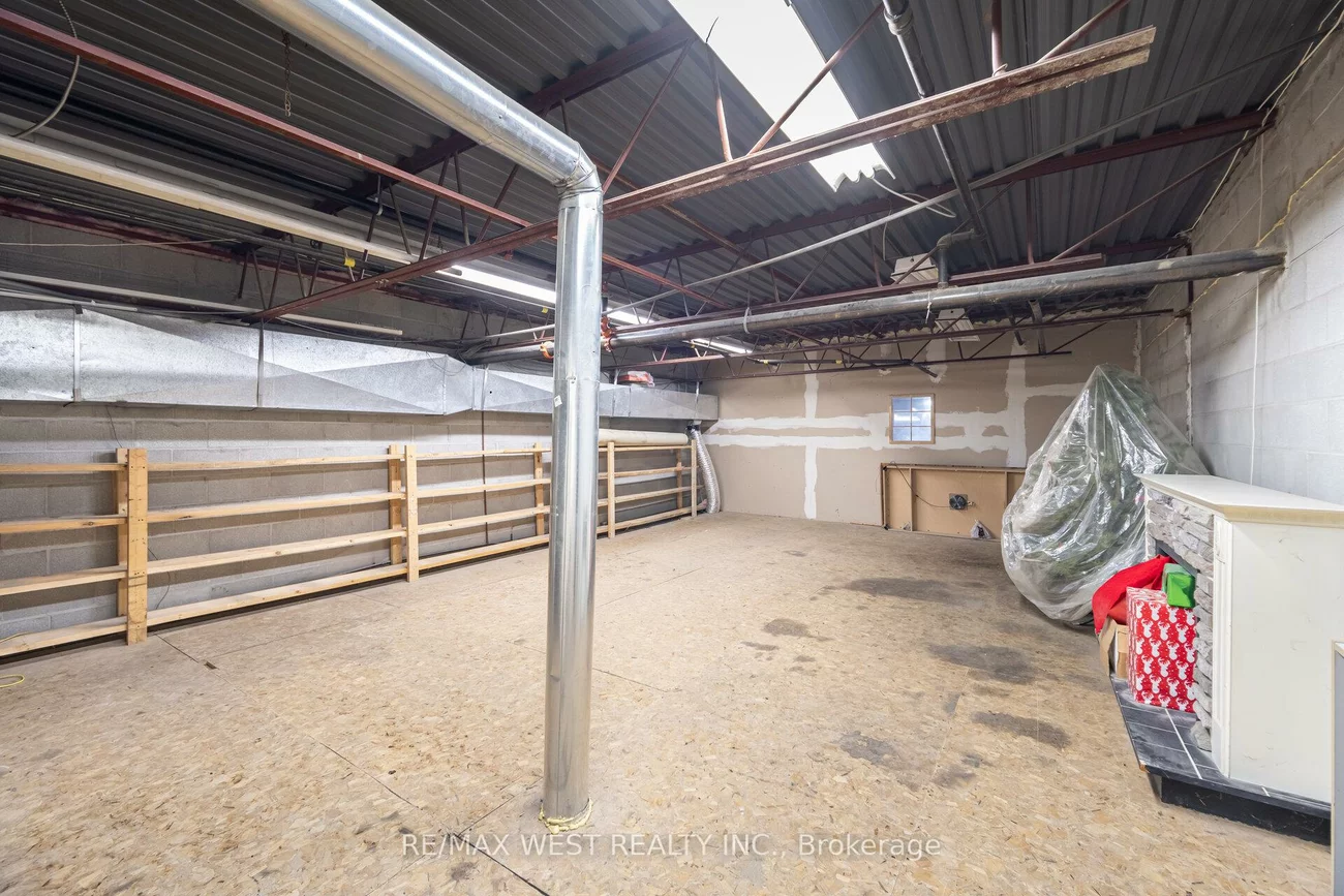 2565, Steeles, Steeles Industrial, Brampton