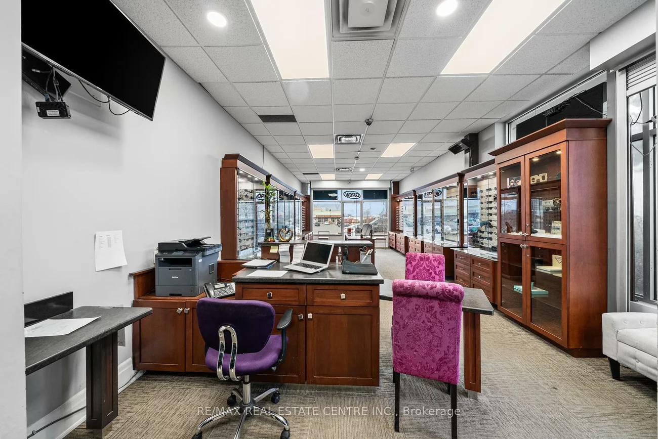 341, Parkhurst, Parkway Belt Industrial Area, Brampton