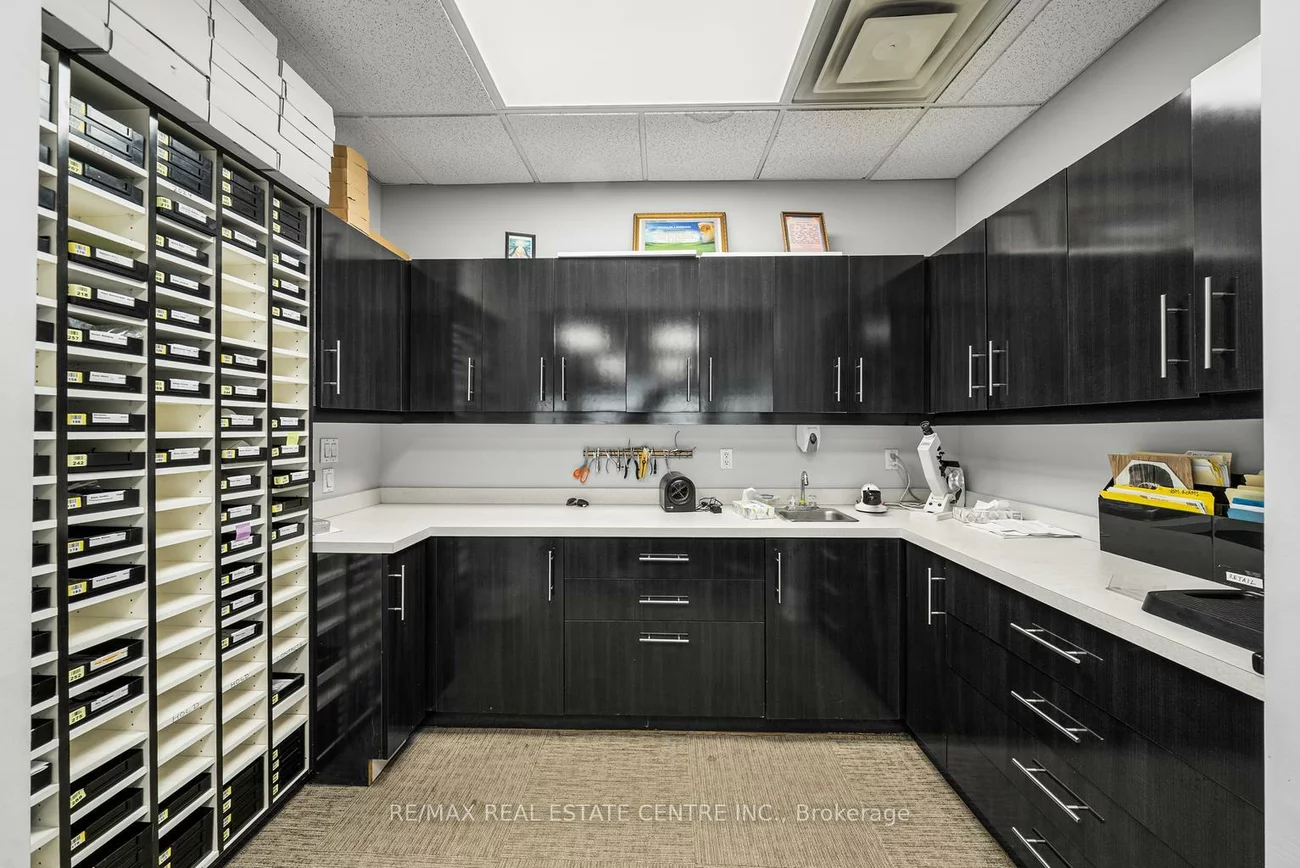 341, Parkhurst, Parkway Belt Industrial Area, Brampton