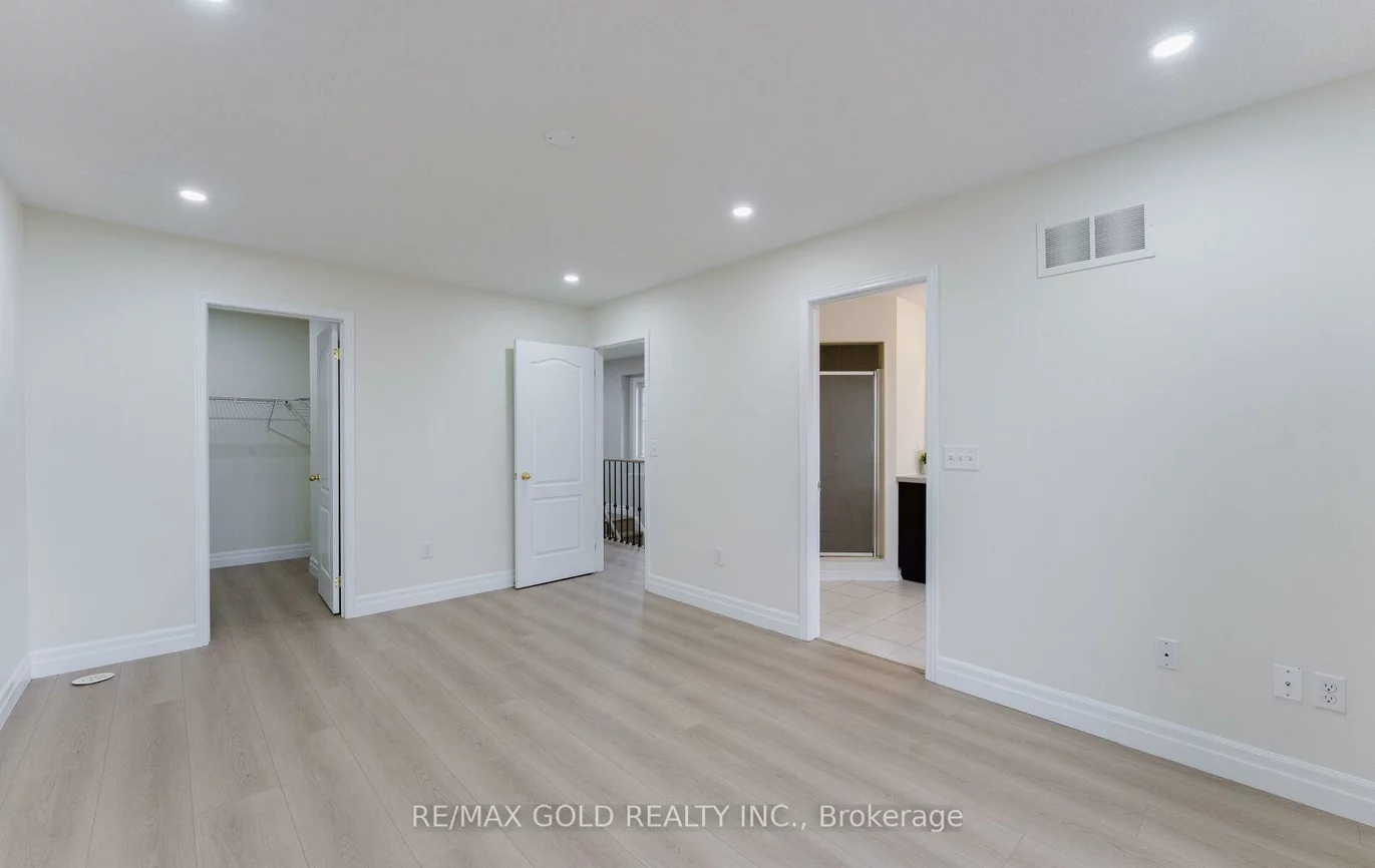 45, Seachart, Brampton East, Brampton