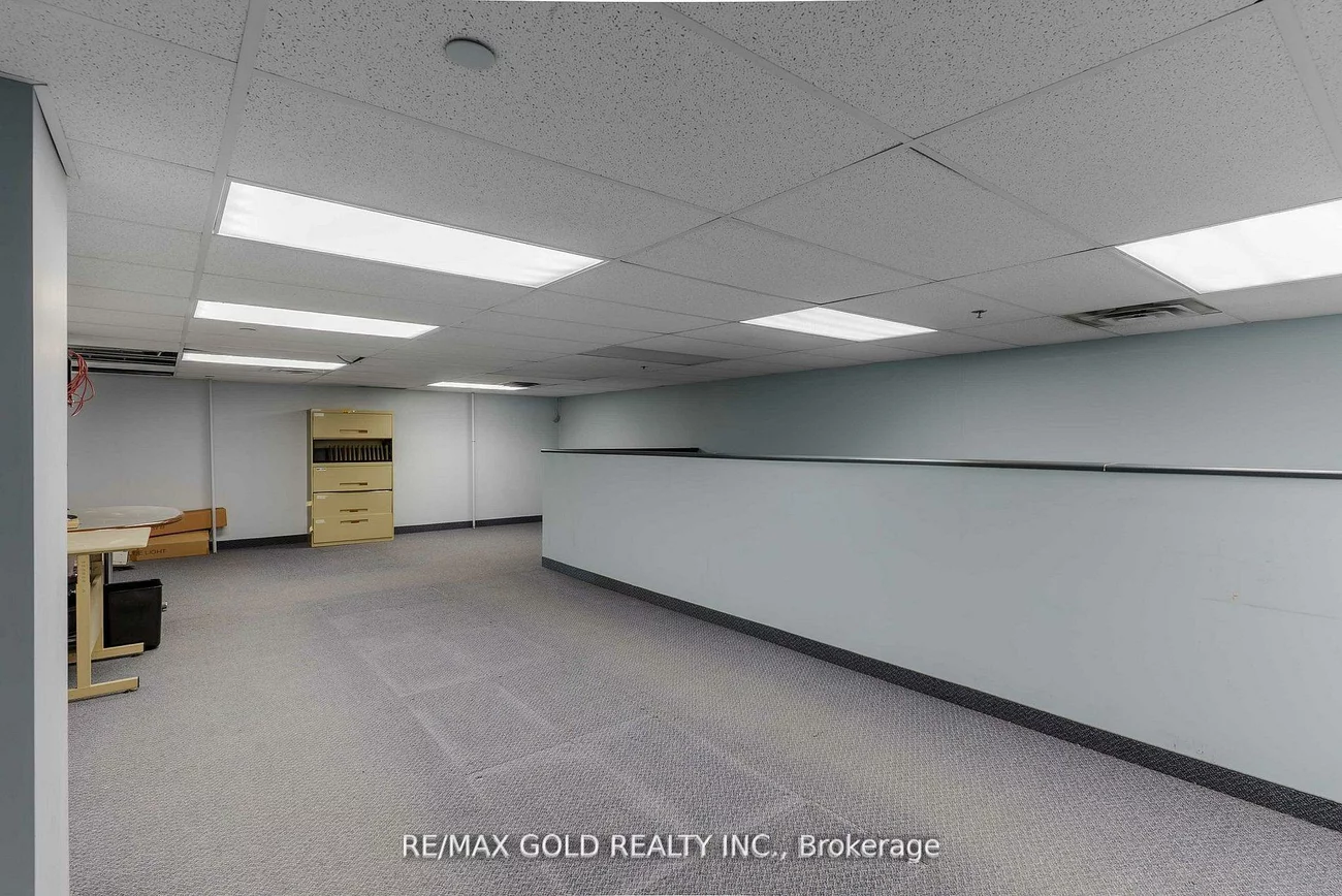 351, Parkhurst, Parkway Belt Industrial Area, Brampton