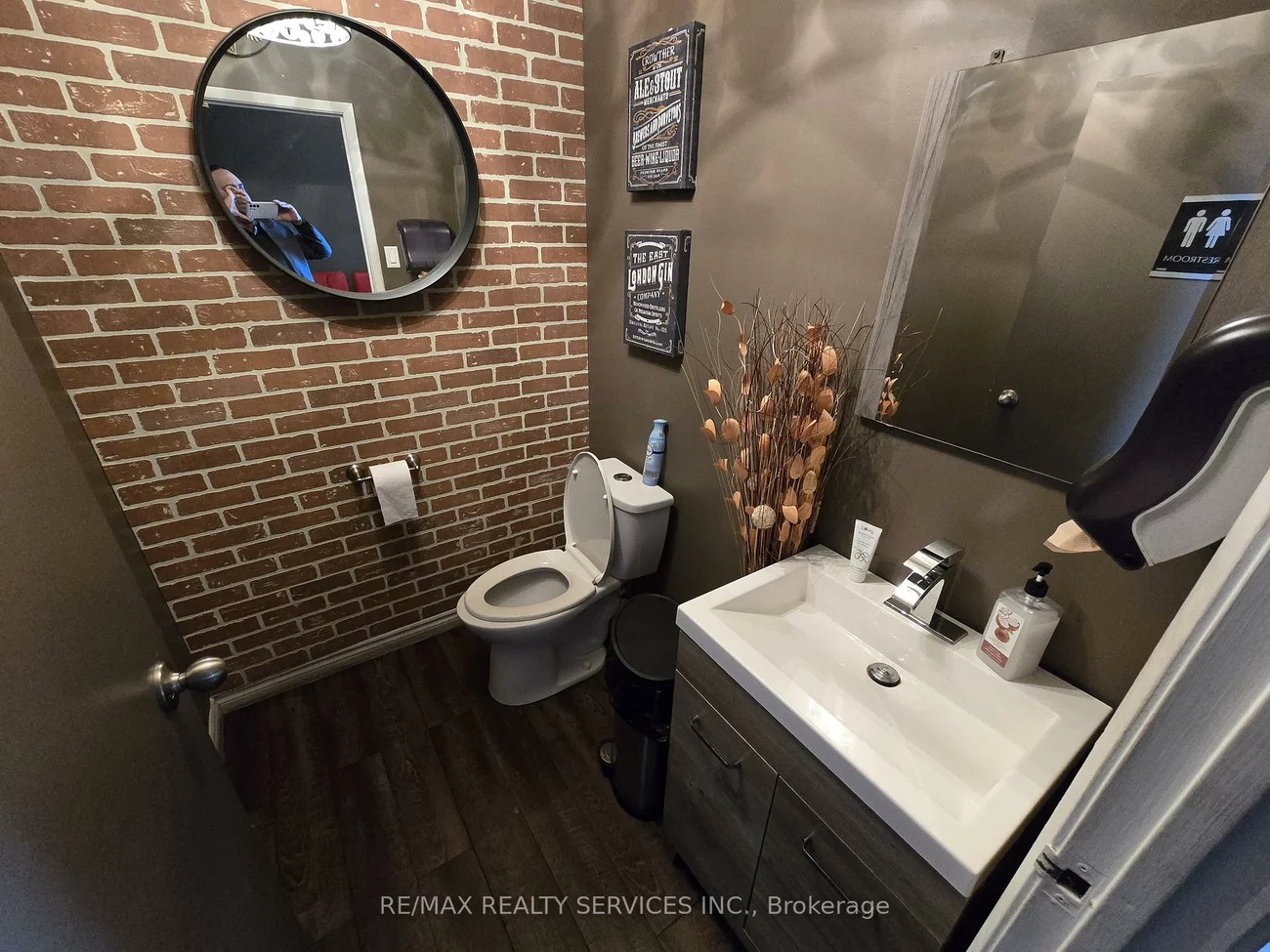 19, Kenview, Parkway Belt Industrial Area, Brampton