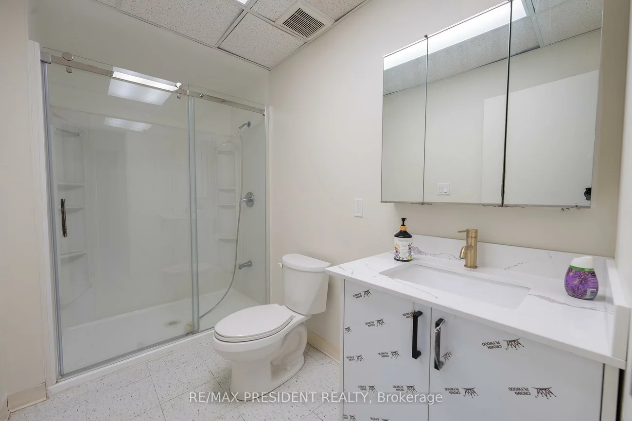 173, Advance, Steeles Industrial, Brampton